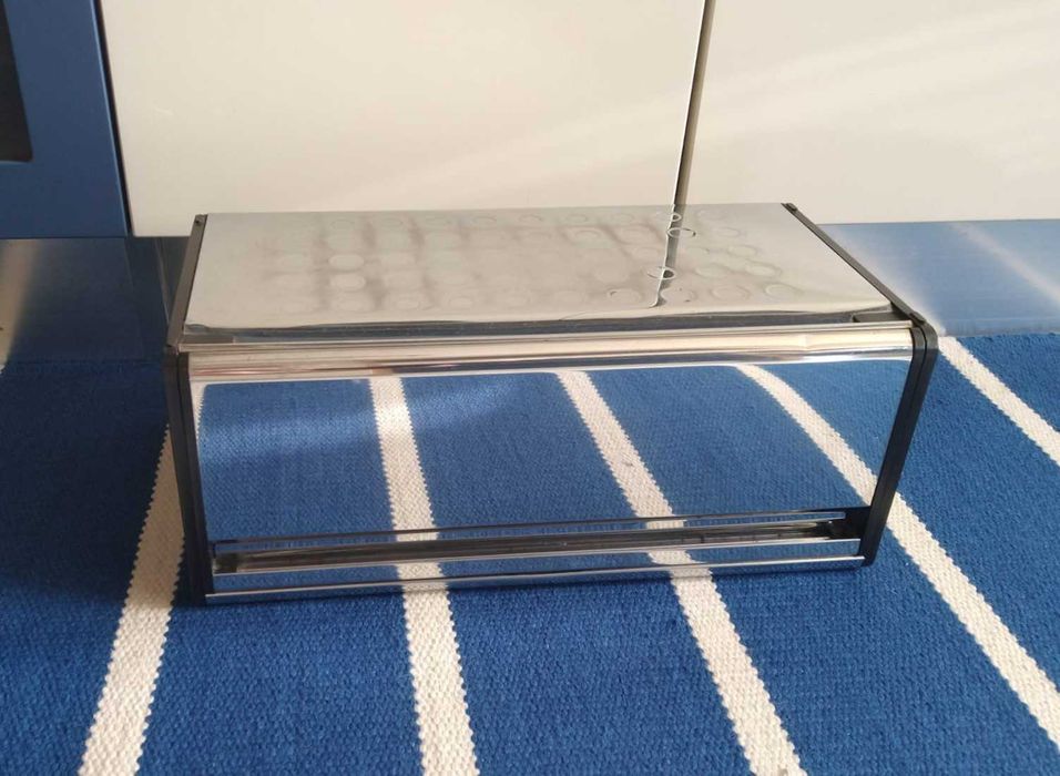 Caixa para Pão (ou outros) em Inox e Plástico Preto 46x25x18cm