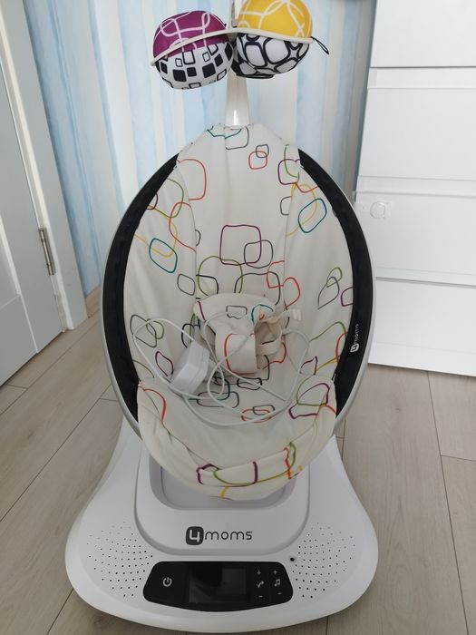 Крісло-гойдалка 4MOMS mamaRoo 4.0