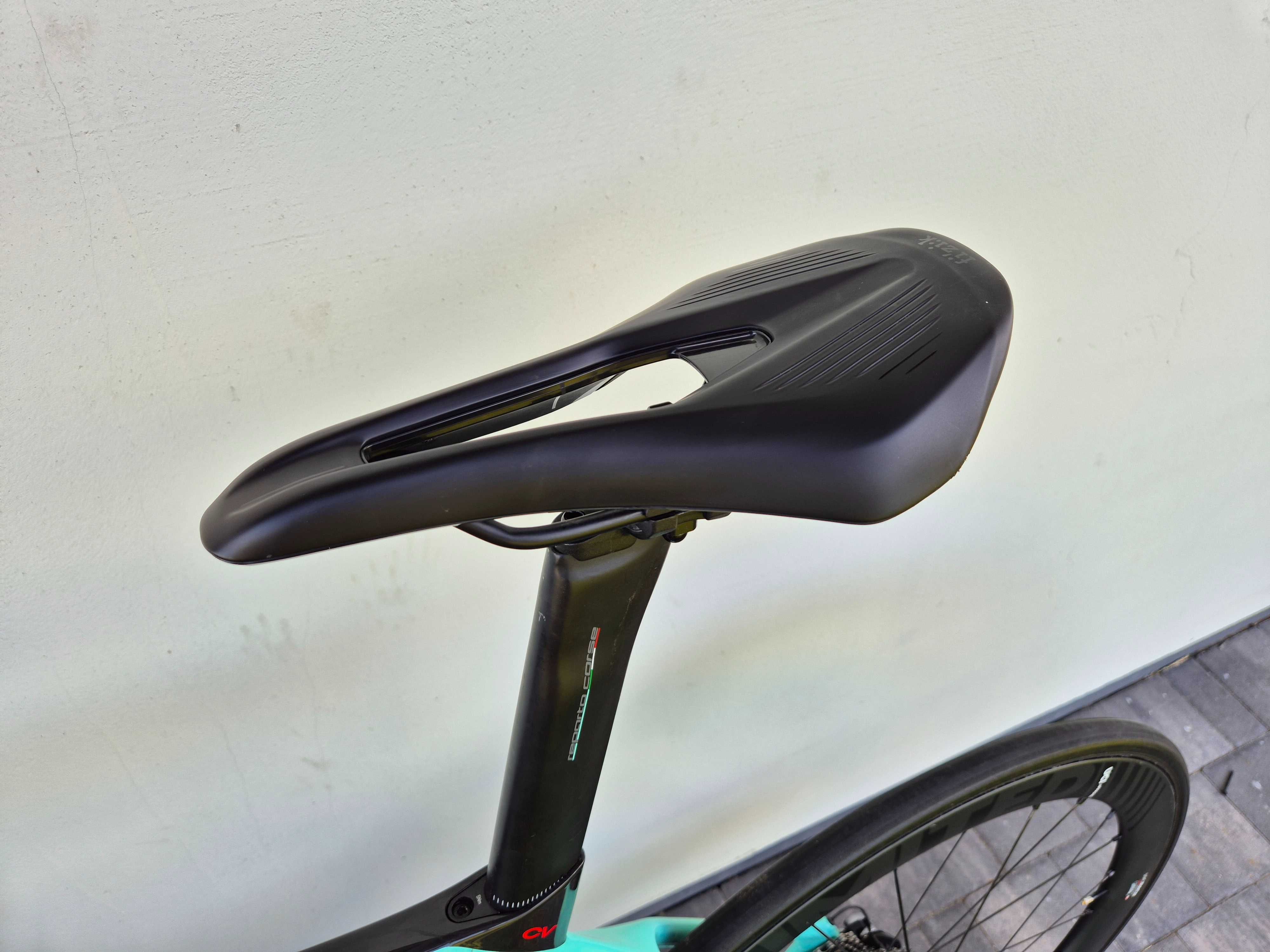 Rower szosowy Bianchi Oltre XR4 Disc DI2 Dura Ace