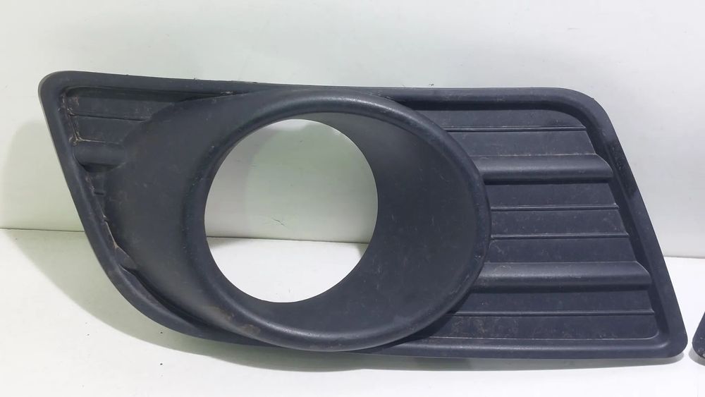 KRATKA ZDERZAKA ZASLEPKA HALOGENU PRAWA SUZUKI SWIFT MK6 SLASK WYSYLKA