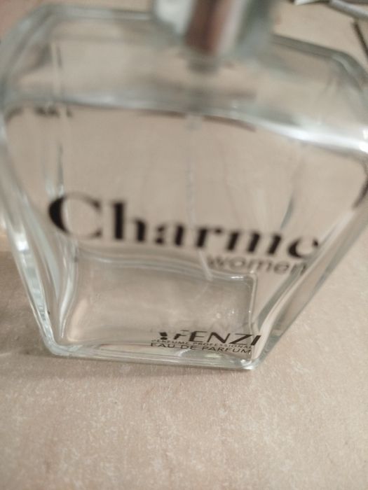 Пахуча банка від духів. Шарме вумен.