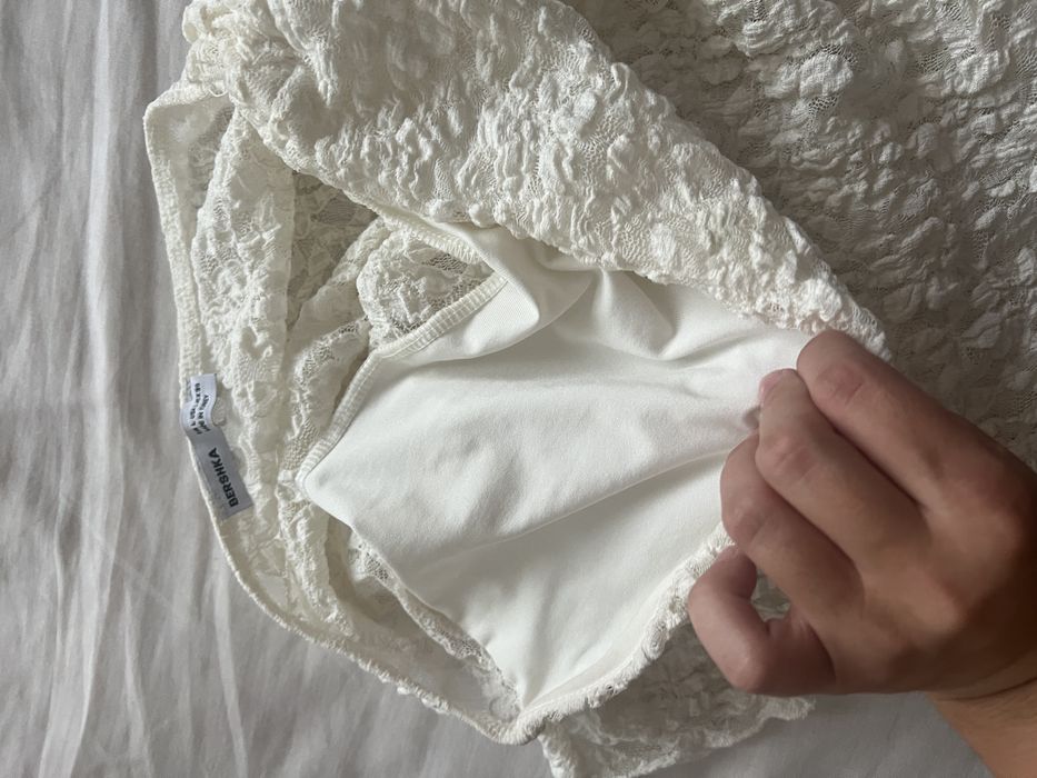 Top branco de renda