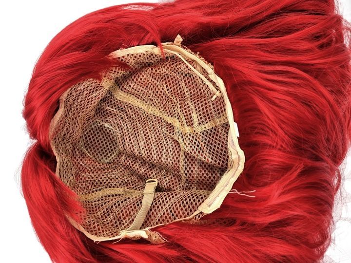 Długa peruka falowana czerwony kolor 78 cm siatka lace front