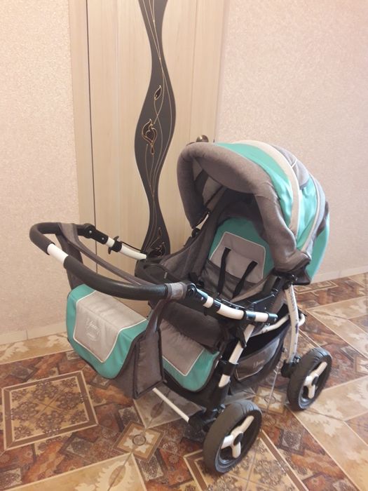 Продаю колясочку ADAMEX .