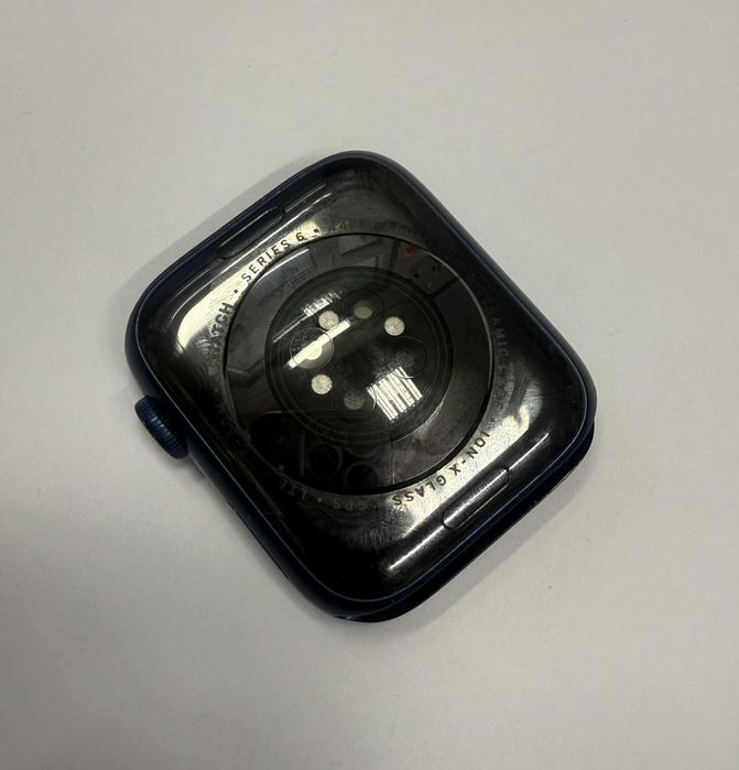 Apple Watch Series 6 44mm Model A2376 - Zablokowany