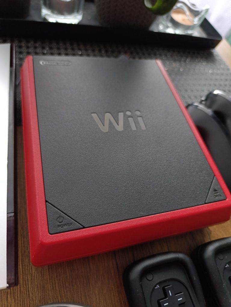 Konsola Nintendo Wii Mini + 15 gier