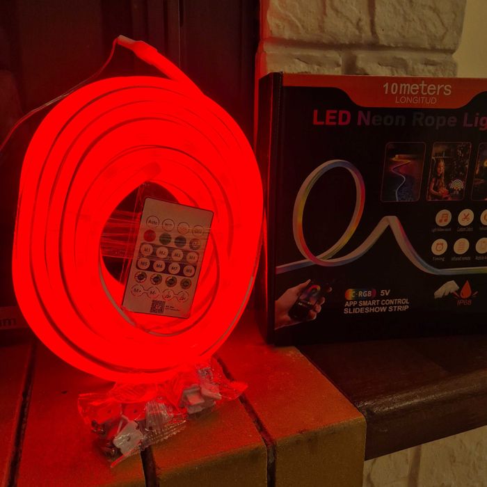 Гнучка LED неонова стрічка 10 м з керуванням зі смартфона та пульта.