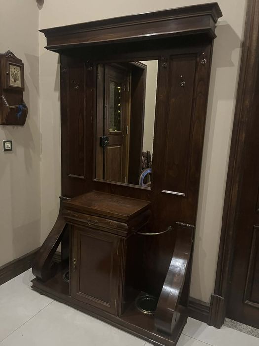 Móvel de entrada, bengaleiro