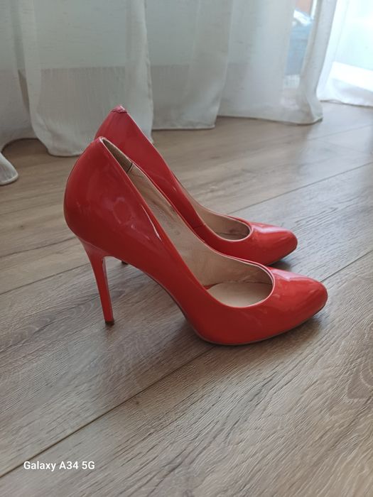 Туфлі нат.лак 39р.