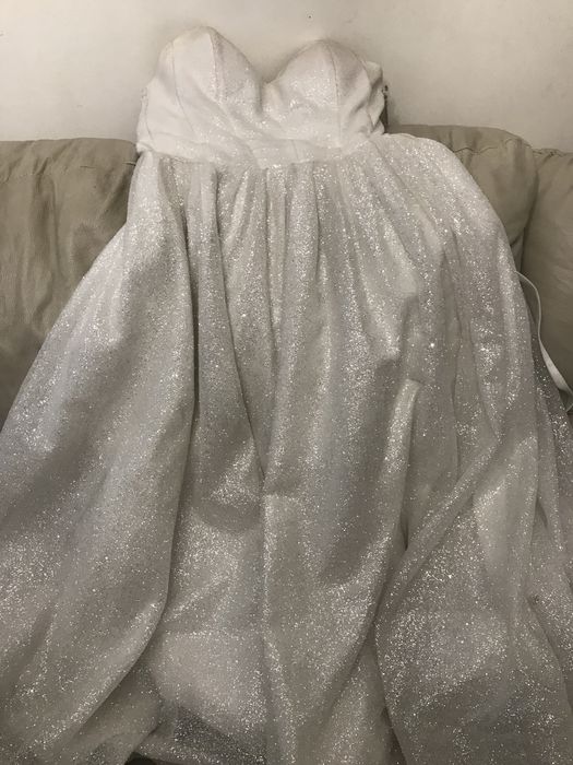 Продам біле плаття на випускний/весільне