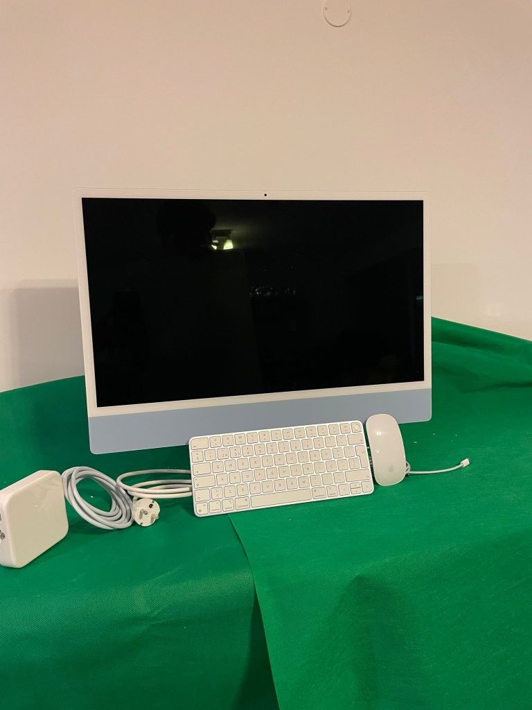 iMac APPLE Azul 24''/Apple M3/8GB/256GB SSD/GPU 10-Core (3a garantia)