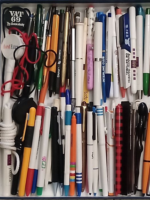Lote de 100 canetas diversas marcas para colecionadores