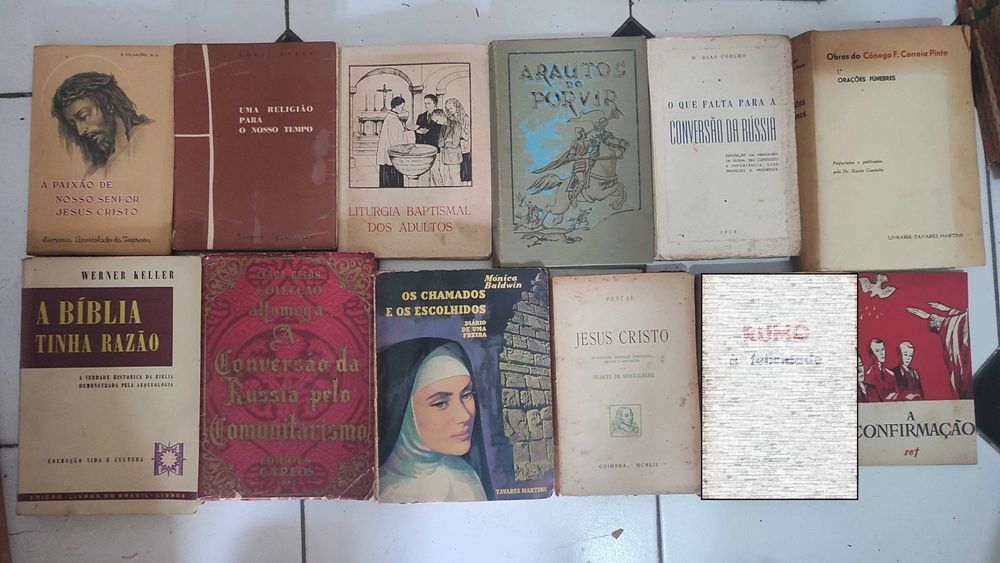 Lote 23 livros antigos sobre religião