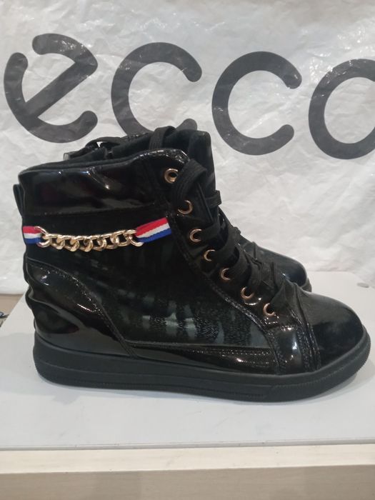 Продам новые женские демисезонные ботинки - сникерсы Fashion