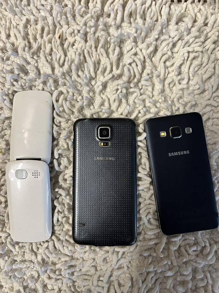3 telefony Uszkodzone