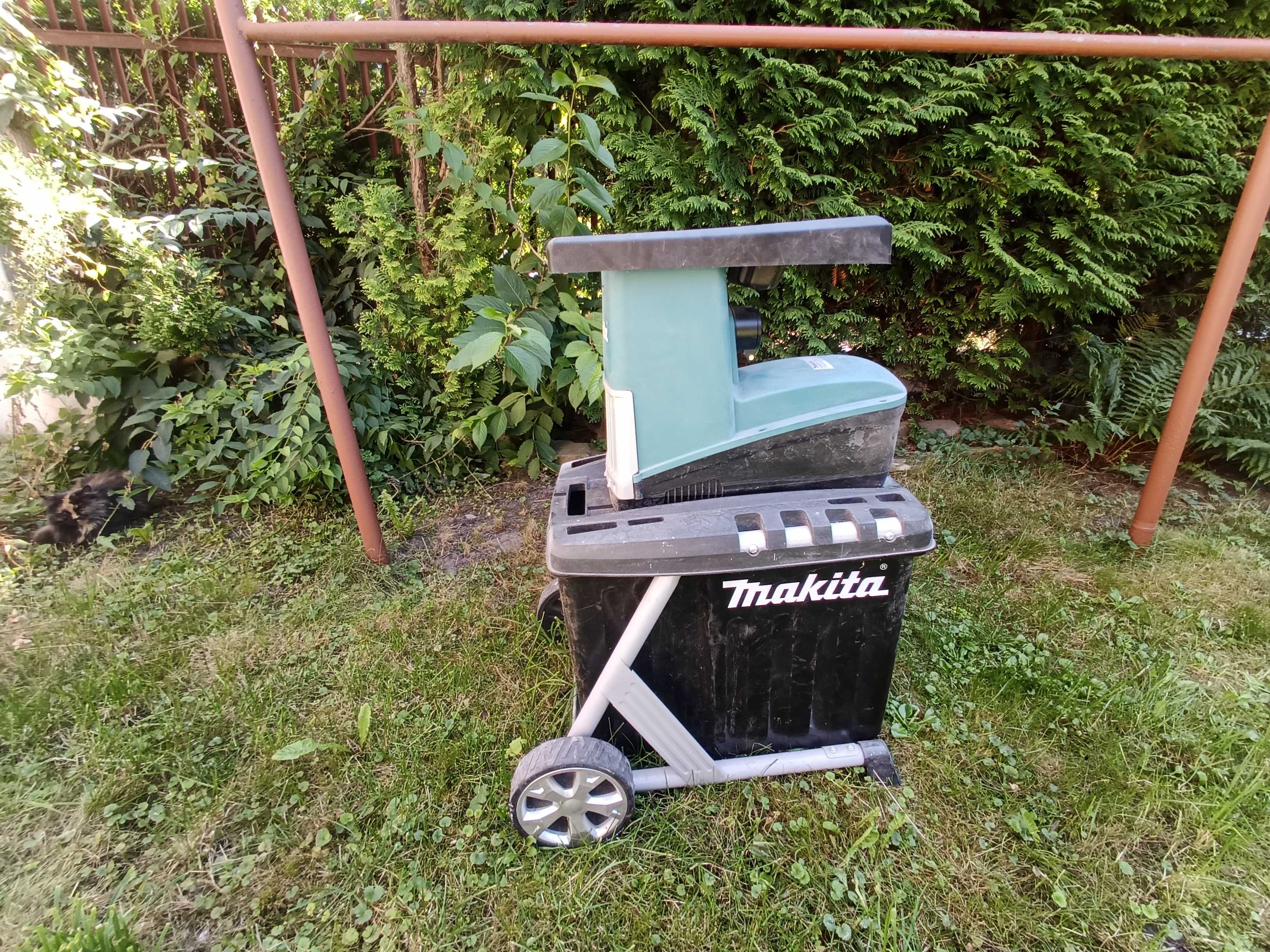 Rozdrabniacz do gałęzi Makita UD2500 używany