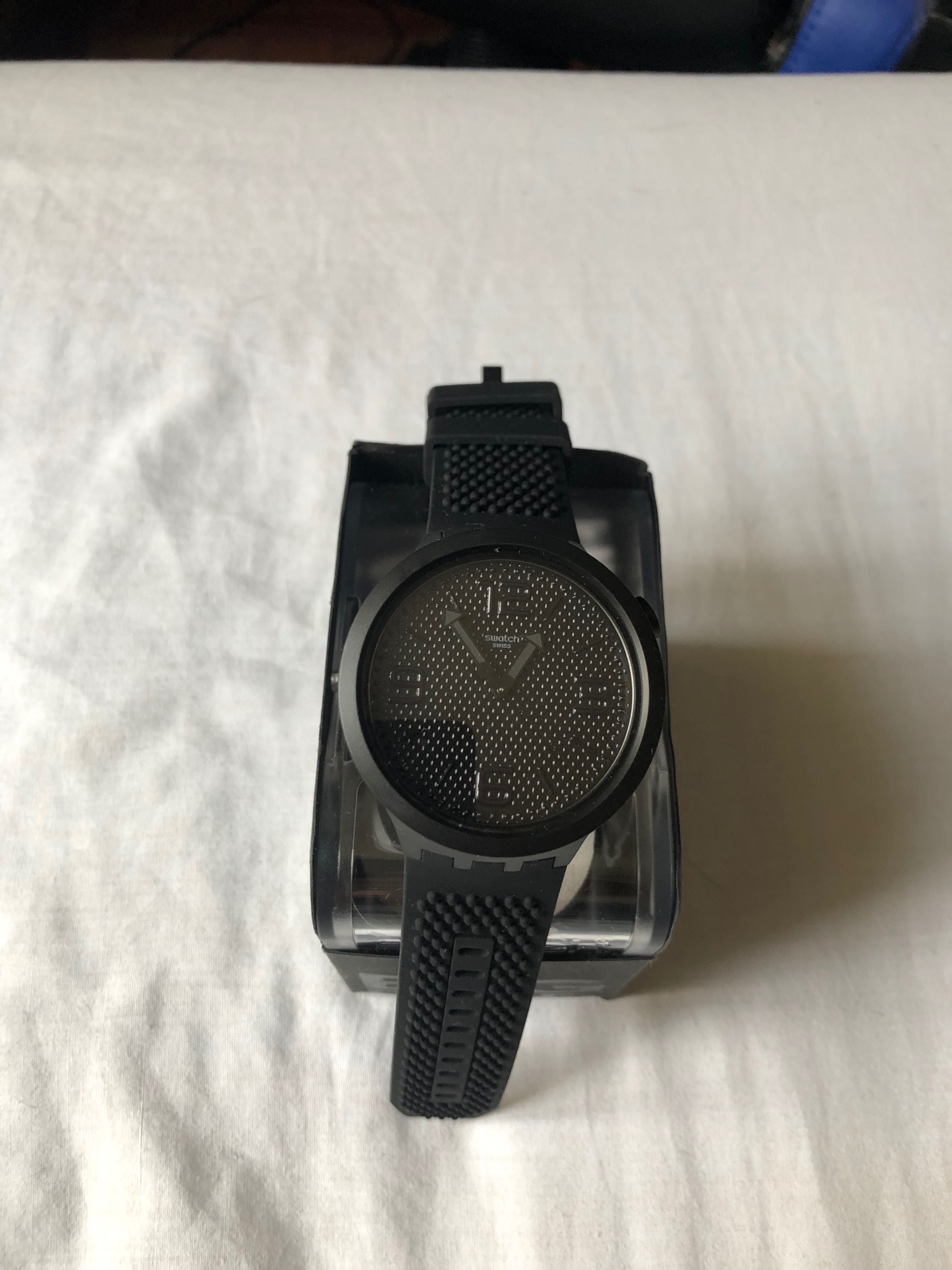 Relógio preto swatch