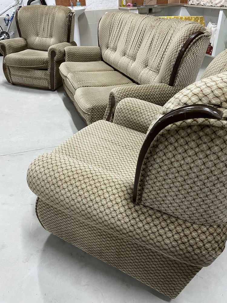 Conjunto de três sofas