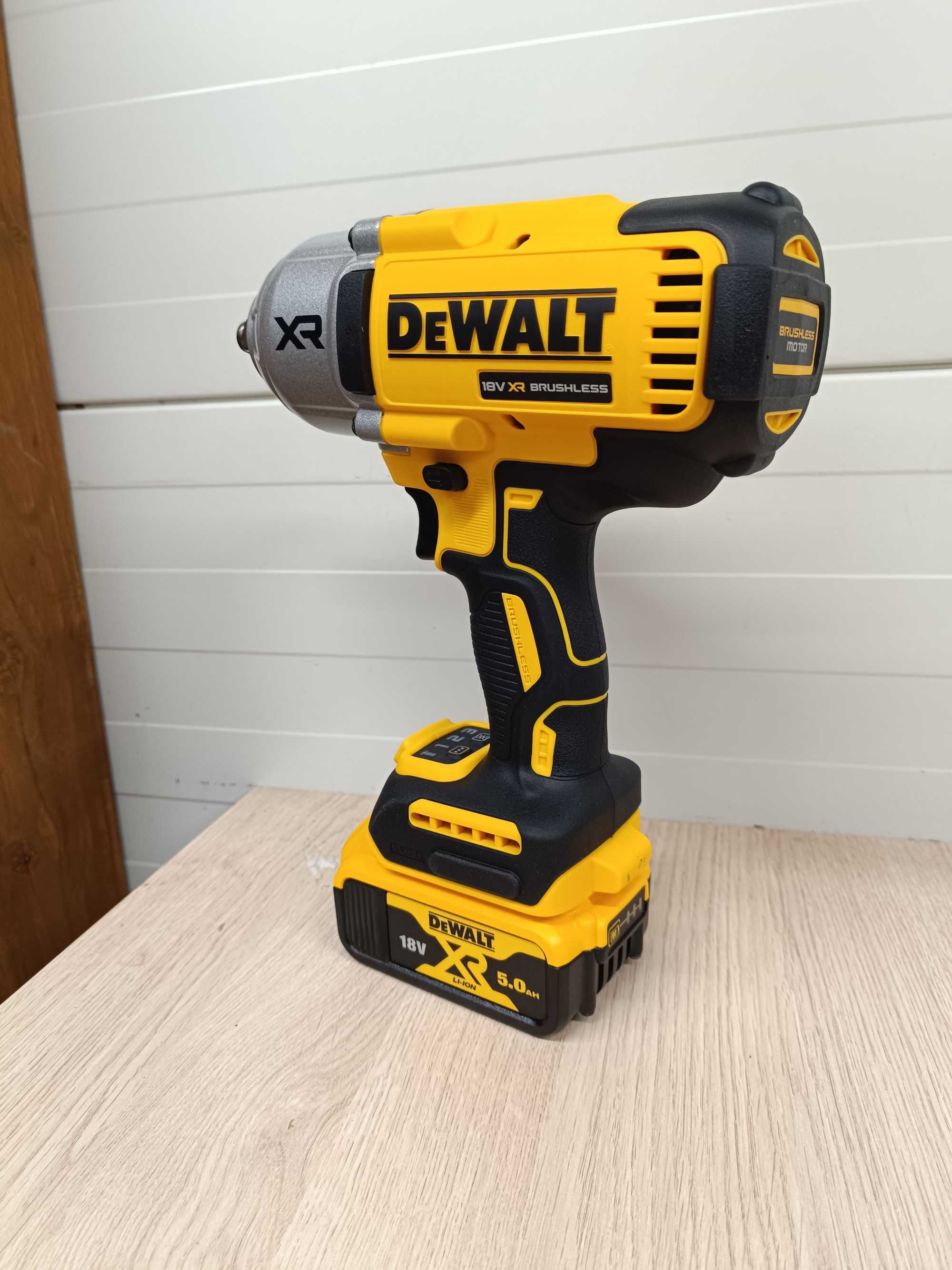 DeWALT DCF900 Klucz udarowy 1/2 1x 5,0Ah 18V 1355NM