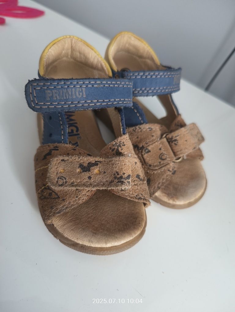 Buty sandały niemowlęce 20 primigi