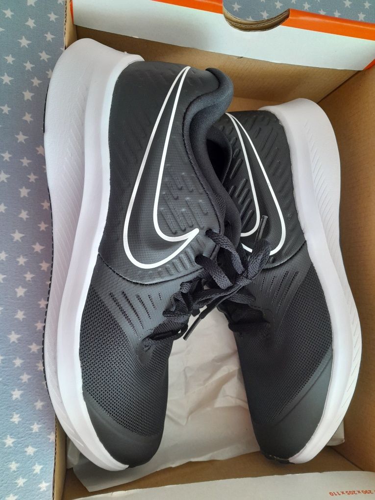 Tenis nike novos