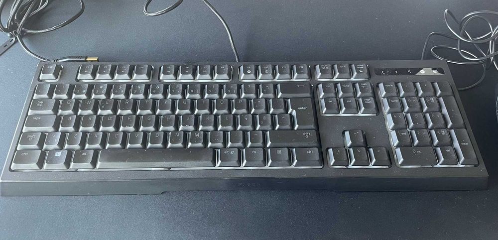 Computador Fixo - Desktop (Bom estado) + Teclado Razor + Rato