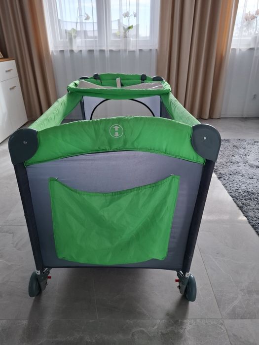 Łóżeczko turystyczne, przewija zielone chłopiec dziewczynka