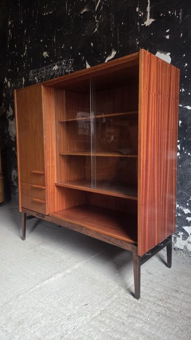 Biblioteczka witryna Mezulanik vintage design Czechosłowacja