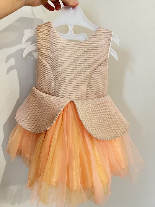 Сукня на свято для дівчинки 1,5 року