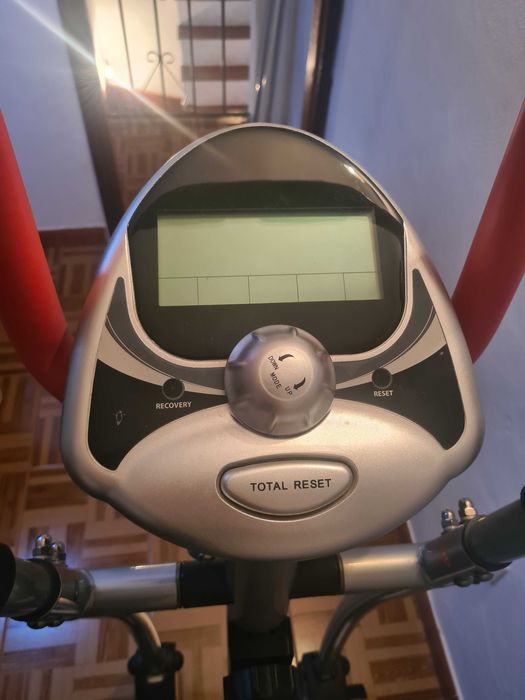 Bicicleta elétrica e máquina de caminhar