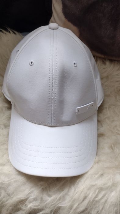 Biała Czapka z daszkiem Adidas