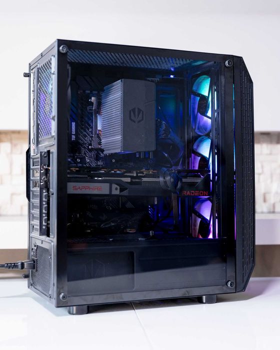 Komputer gamingowy, Ryzen 7 5700X, Sapphire RX 6800.
