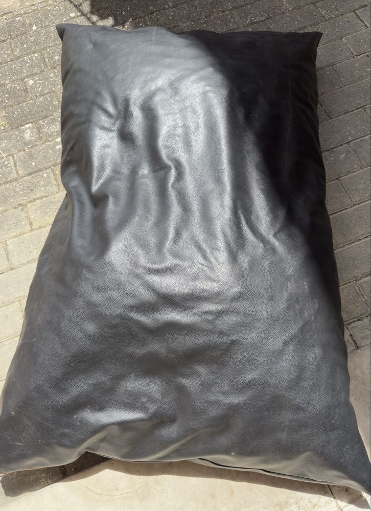 3 x Puff XL usados em napa cor preto