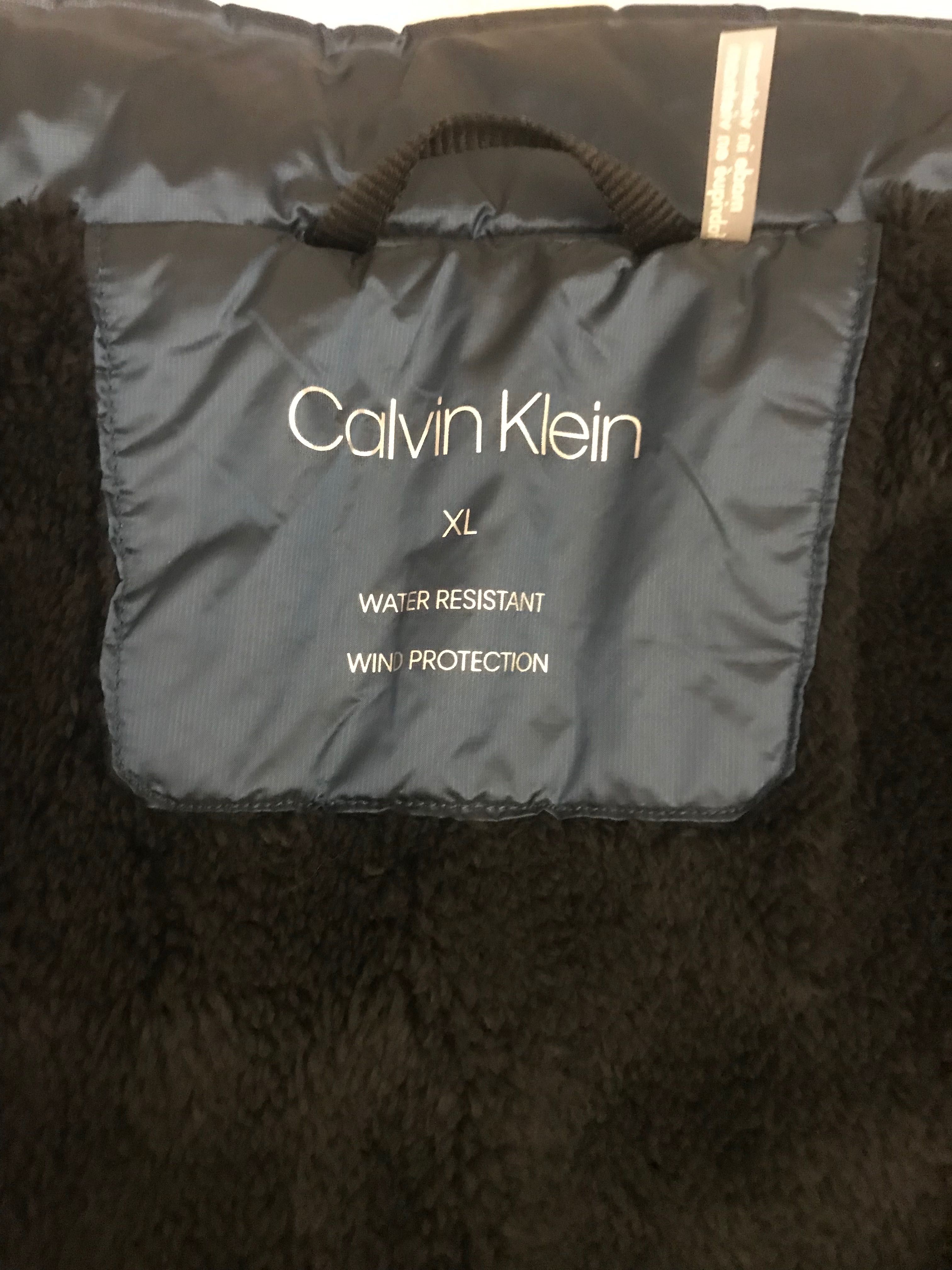 Продам шикарну куртку Calvin Klein.Нова з бірками.Привезена з США.