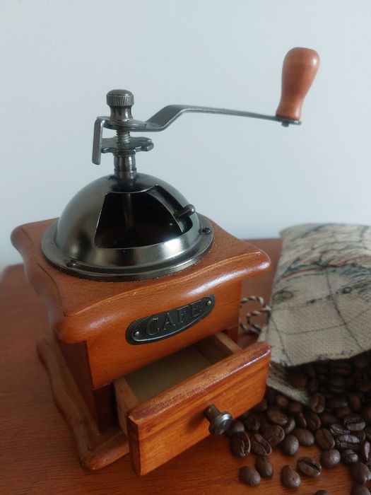 młynek do kawy retro ręczny pomysł na prezent