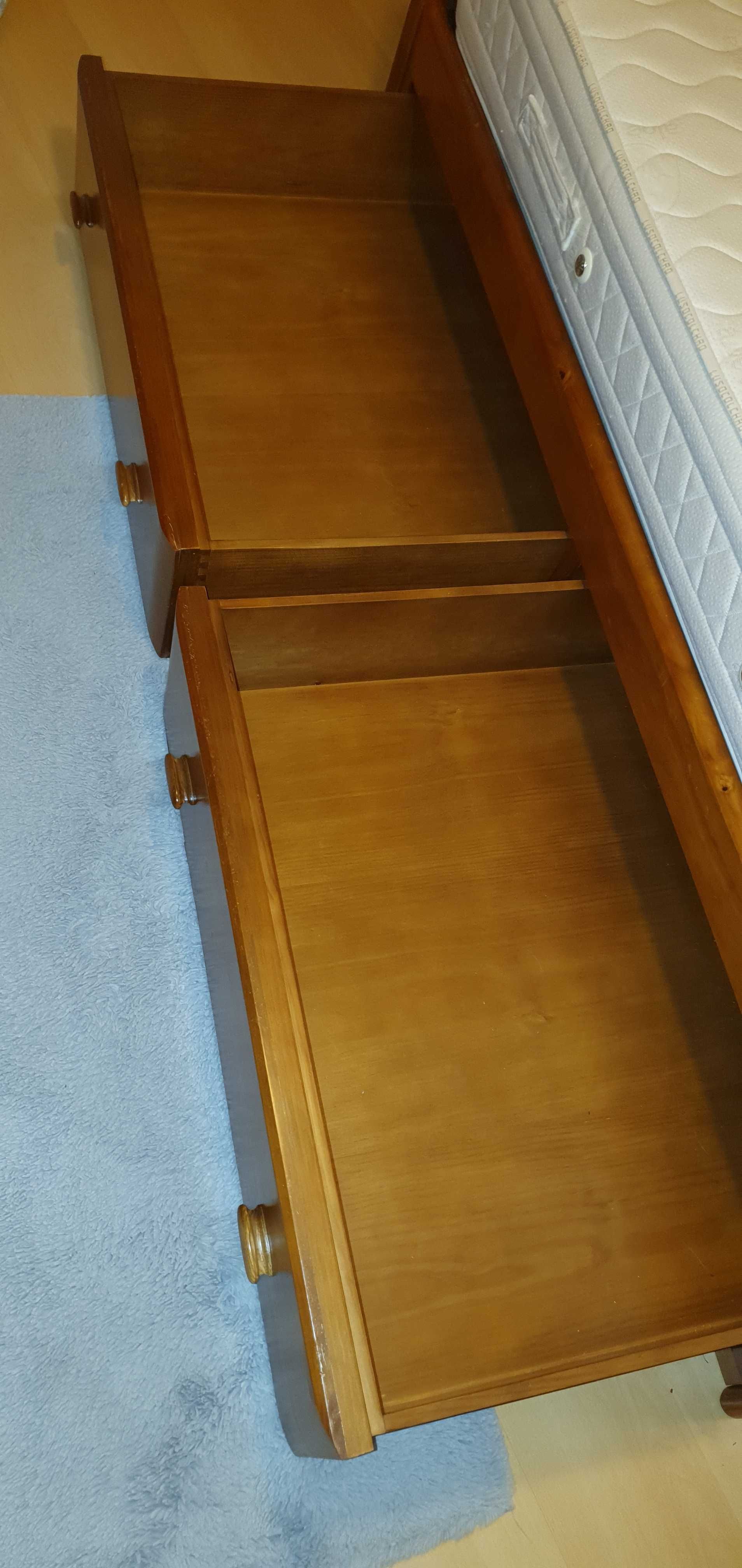 Cama de criança em pinho mel com estrado e colchão