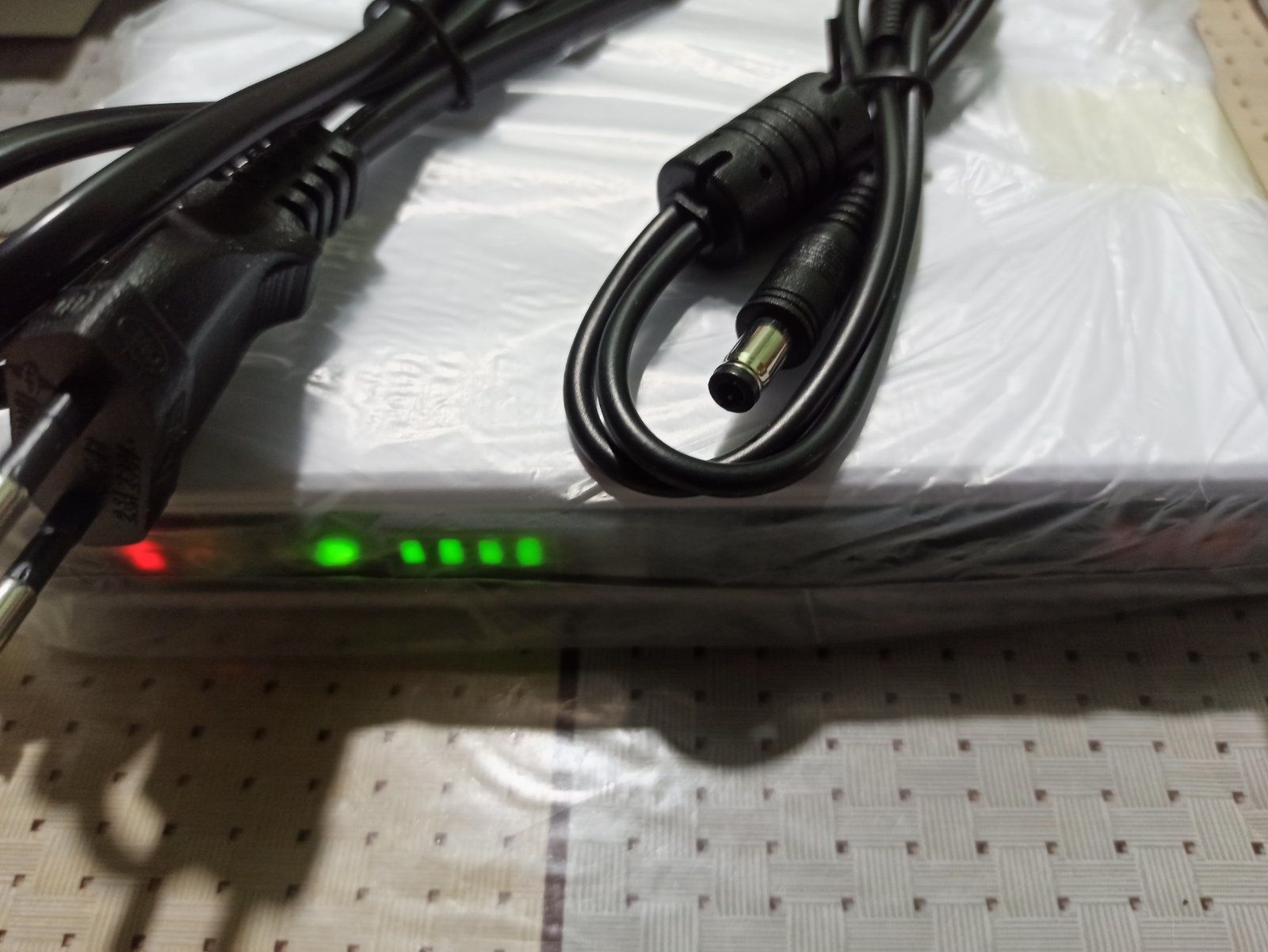 SKE POE-532E Mini UPS 8800 mAh