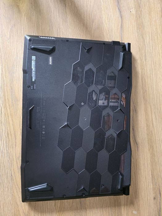 MSI GF76 (17,3″ FHD, RTX 3050 Ti, i5-11400H, 16 GB RAM, 500 GB SSD)