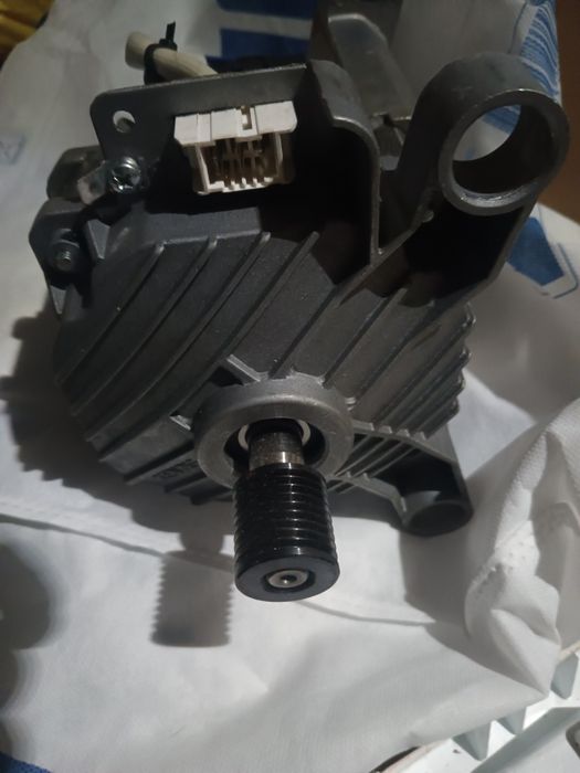 Silnik pralki samsung WW70T304MWW części