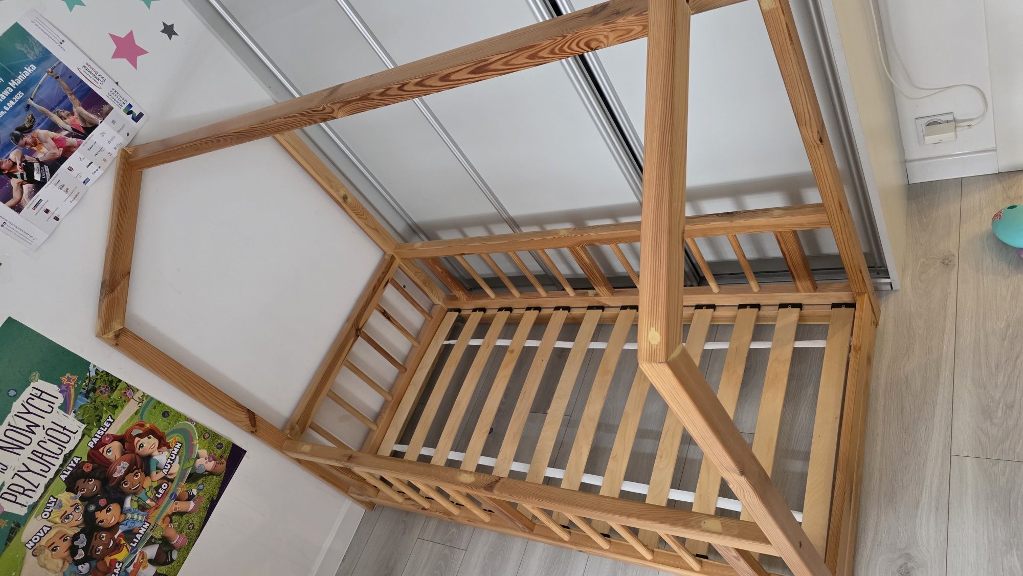 Łóżeczko dziecięce domek 140x70 z materacem