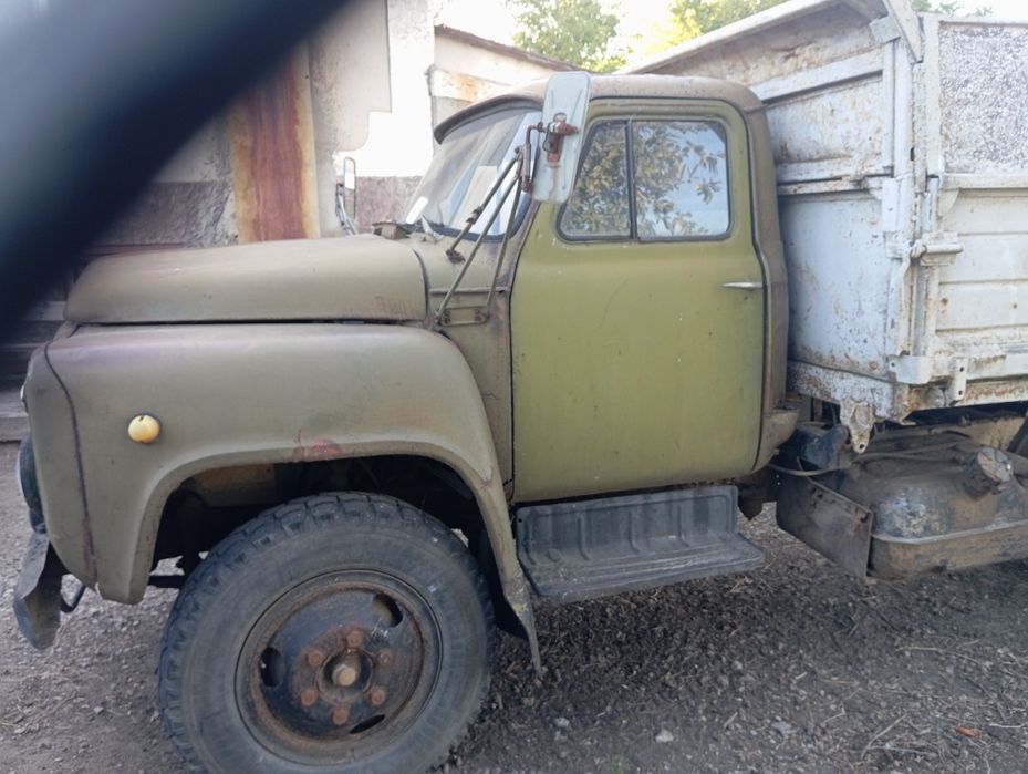 Газон с кузовом.