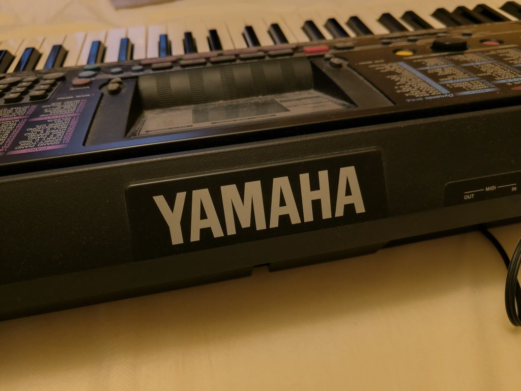 Syntezator Yamaha PSR-220