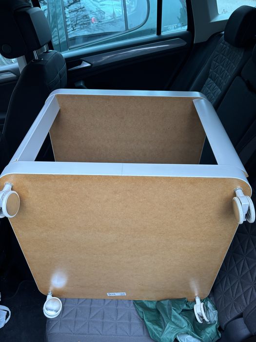 Stolik Ikea Tingby, bialy na kółkach