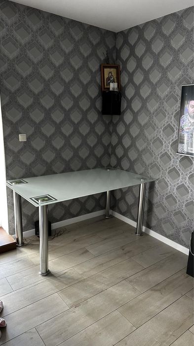 Кухонний стіл