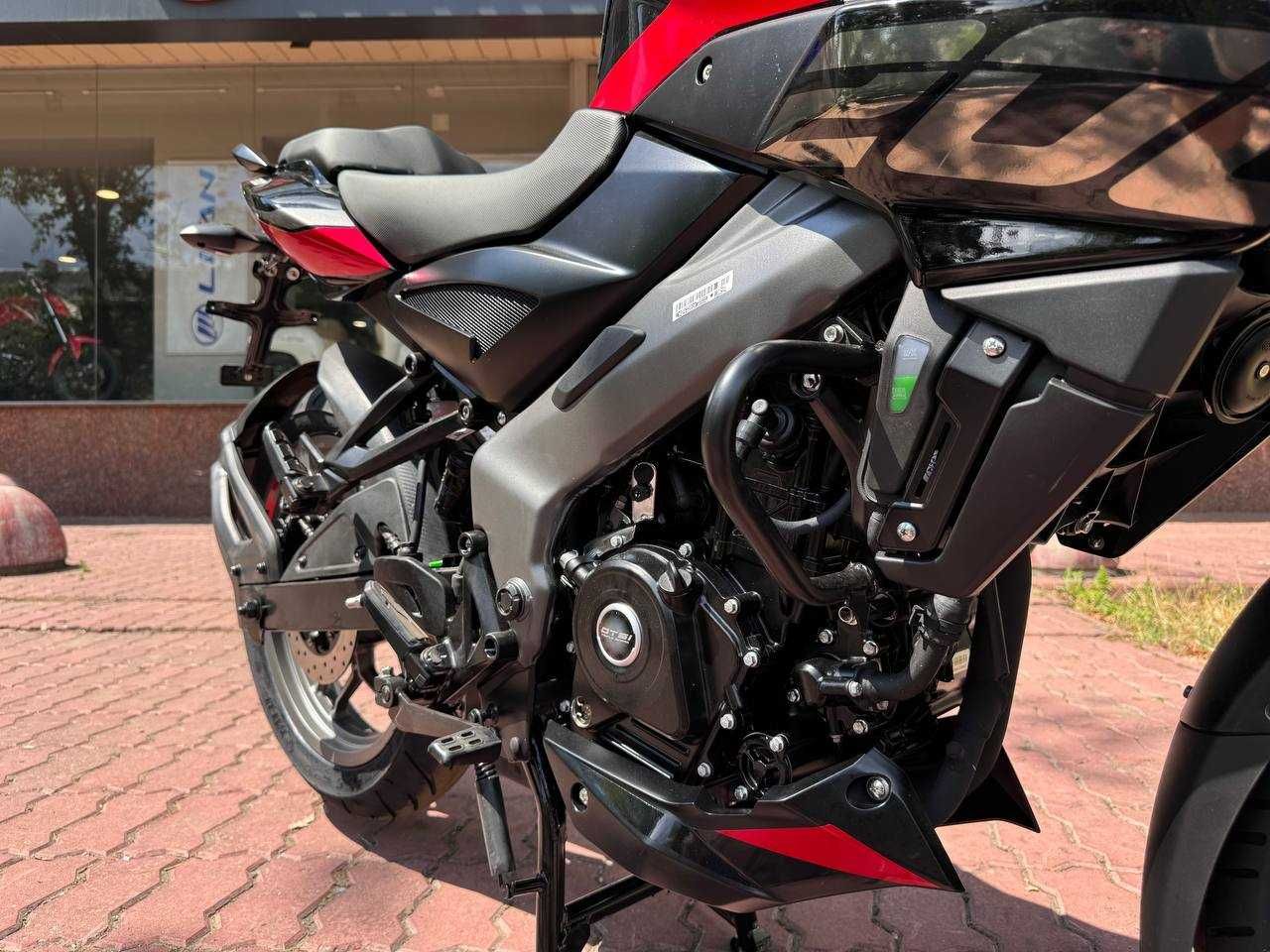Мотоцикл BAJAJ PULSAR NS200 2025 офіційно в Арт мото Київ