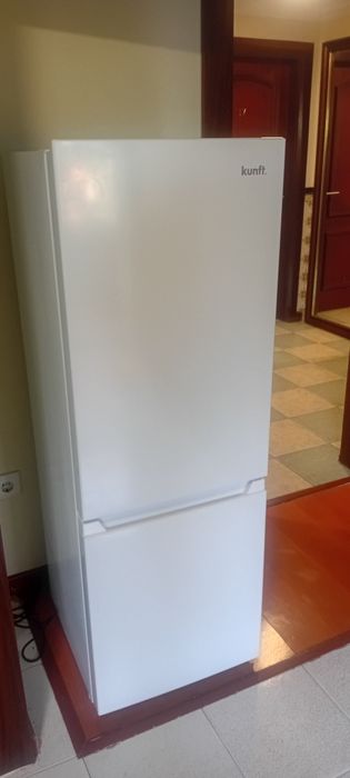 Frigorífico Combinado KUNFT KC9134 WH (Estático - 143 cm - 175 L - Bra