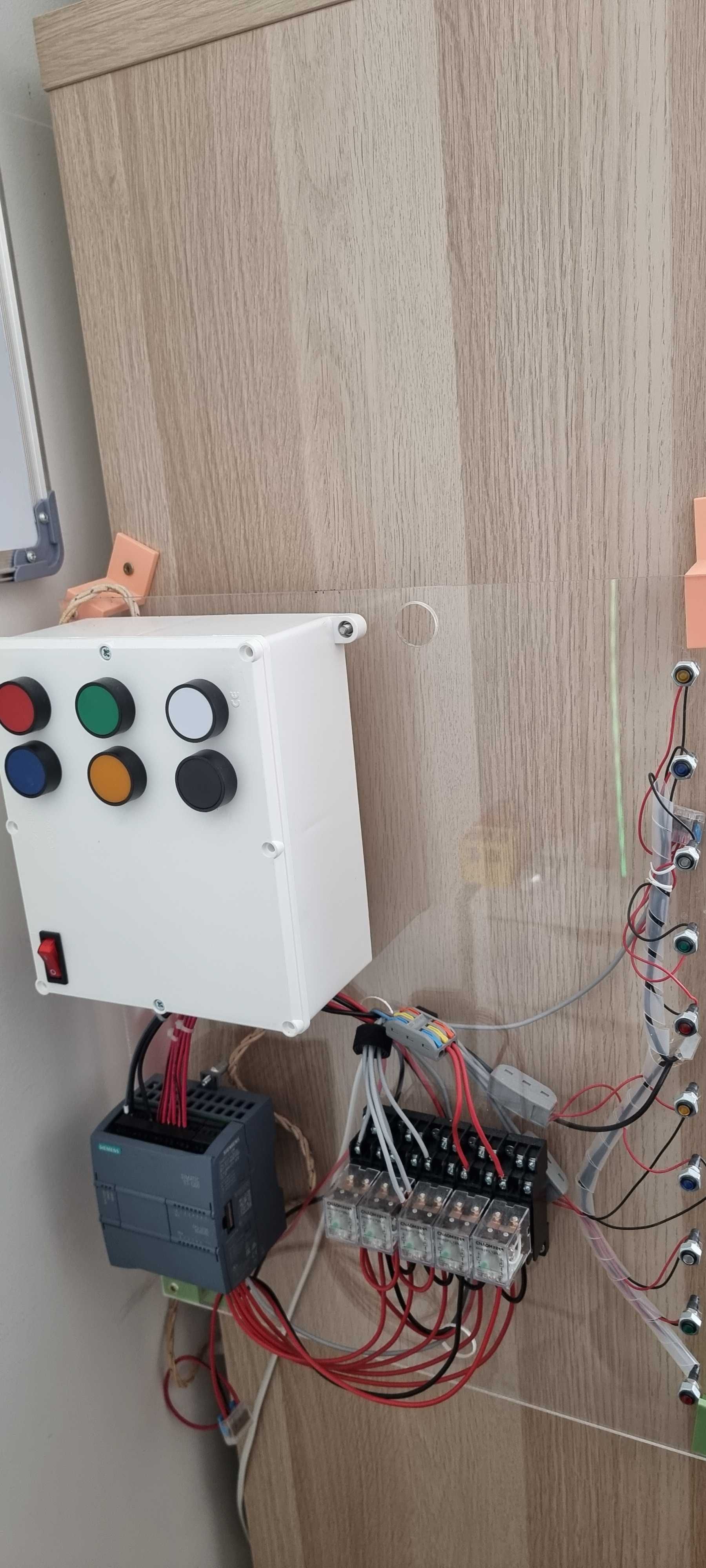 Siemens S7 1200 + Reles + Botoneiras + Quadro + Fonte 20V