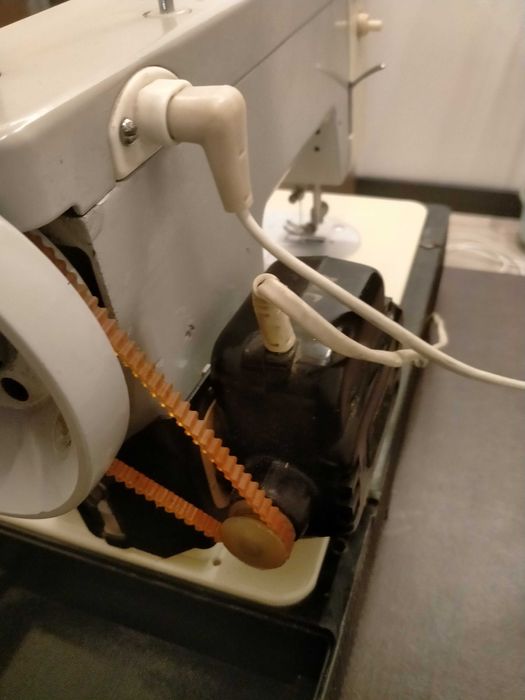 Продам швейные машинки семейства "Чайка"