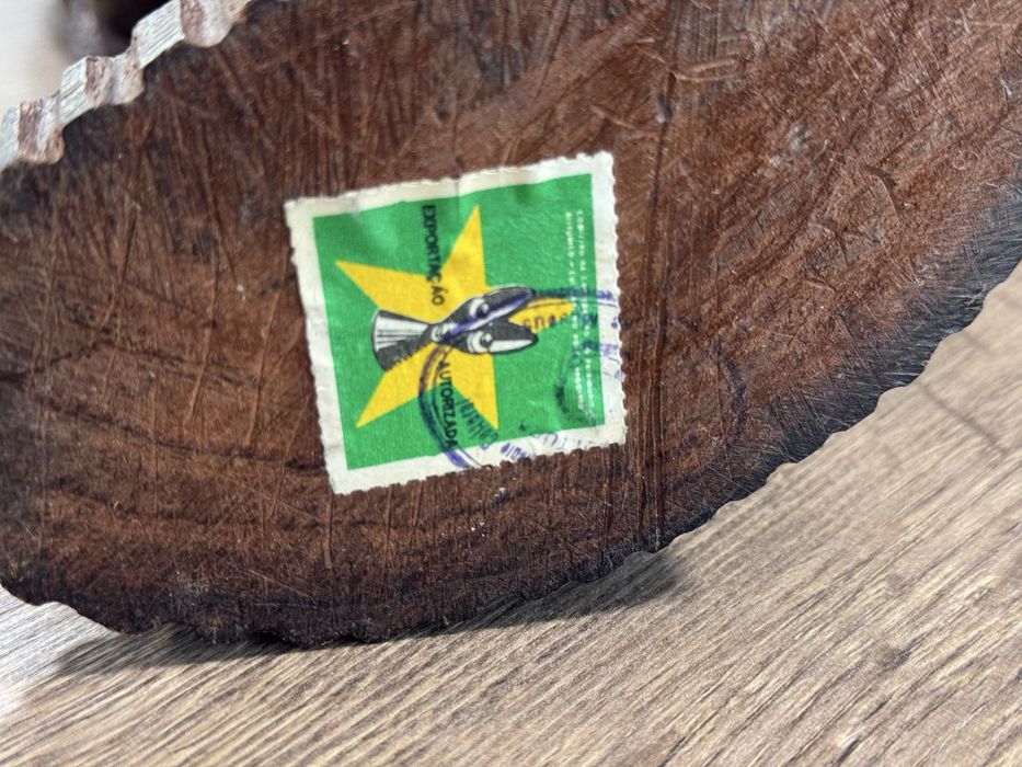 Escultura tradicional angolana em madeira