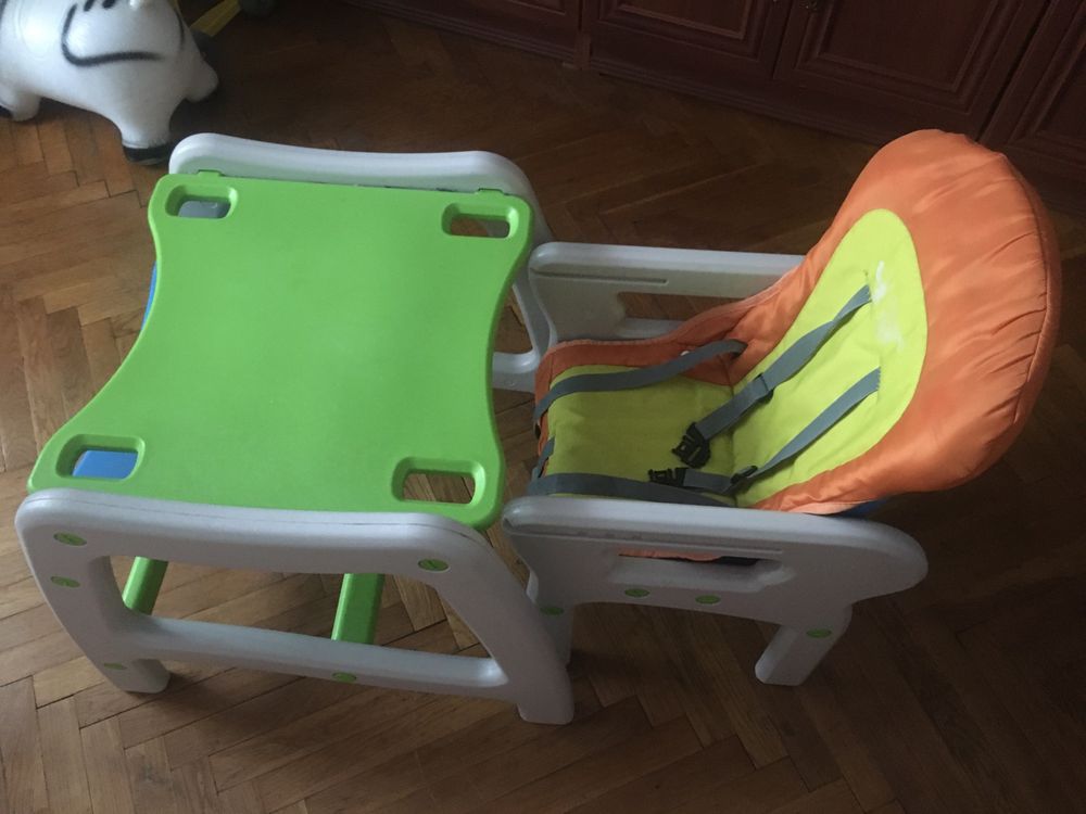 Столик для рисования, кормления, итд